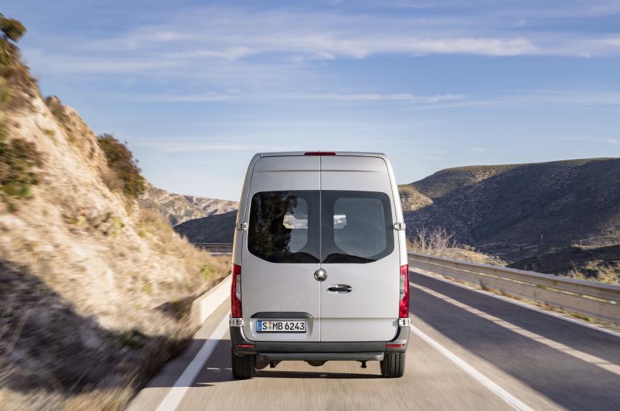  Mercedes-Benz Sprinter Panel Van 2018 года  (UK) (фото 3 из 10)
